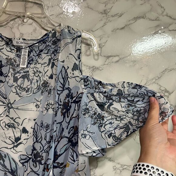 BCBGeneration Blue Floral Sheer Lightweight Cold Shoulder Kimono Top One Size - Picture 5 of 7
